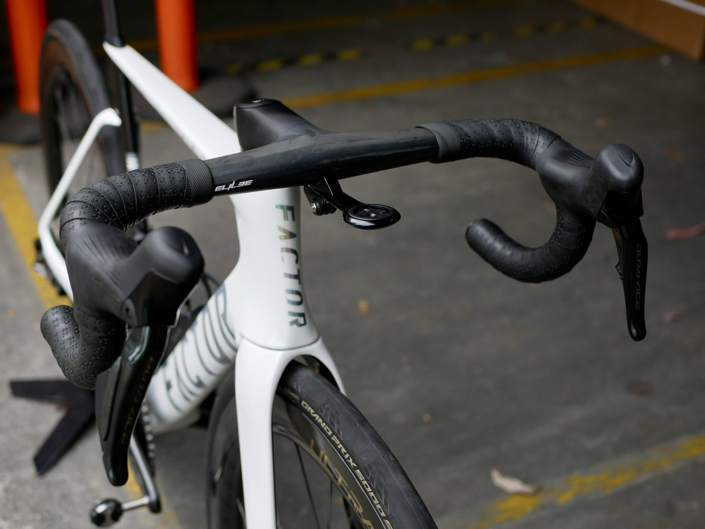 Elilee Ultralight Carbon Road Integrated Handlebar & Stem